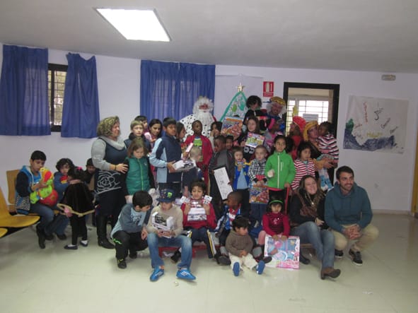 VISITA DE LOS REYES MAGOS AL CENTRO DE ATENCIÓN AL REFUGIADO DE SEVILLA ESTE