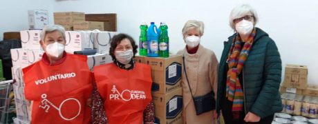 reparto-productos-limpieza-Fundacion-Prodean-Cadiz-Hipercor-donacion-accion-social-solidaridad-voluntariado
