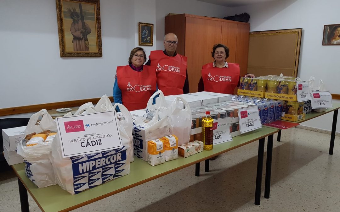 Reparto de alimentos en Prodean Cádiz
