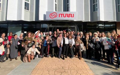 La Fundación Iturri celebra la Navidad con los mayores del Centro Social Prodean