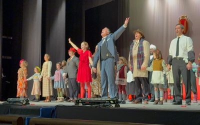 El Club Palmera vuelve a iluminar la Navidad de los niños del Centro Social de Los Pajaritos